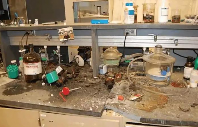 这些混合起来极有可能发生爆炸的化学试剂，你还在用吗？